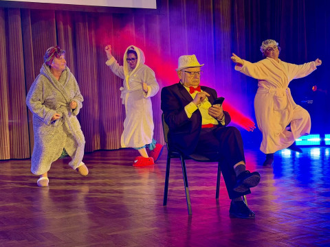 Brzescy seniorzy z delegacją w Tuchowie