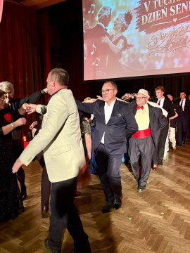 Brzescy seniorzy z delegacją w Tuchowie