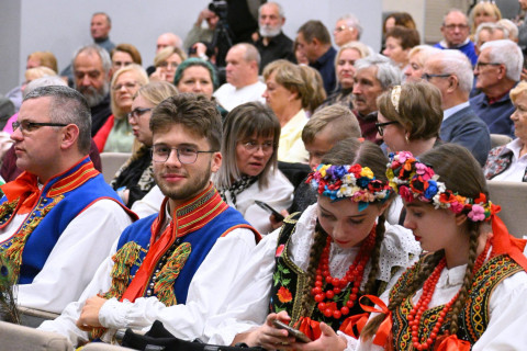 Trzy i pół dekady „Porębian”
