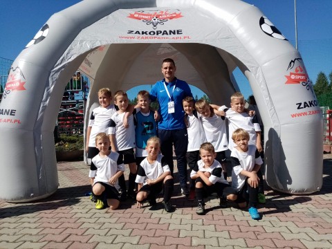 Drużyny z Akademii Piłkarskiej Champions Brzesko grają z najlepszymi!!!