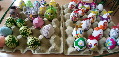 Kiermasz „Dwójki” dla chorej Oliwki