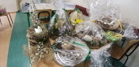 Kiermasz „Dwójki” dla chorej Oliwki