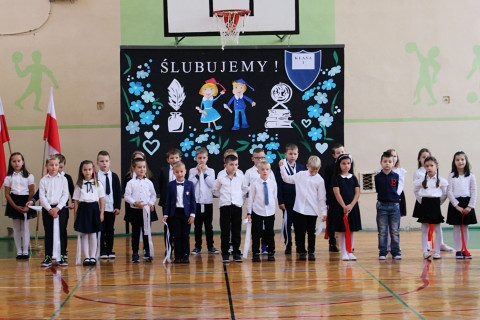Ślubowanie pierwszoklasistów w ZS-P Brzesko