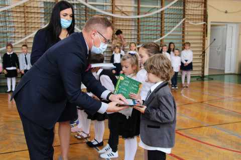 Ślubowanie pierwszoklasistów w ZS-P Brzesko