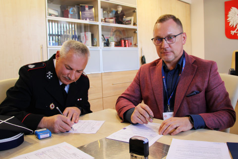 Umowa podpisana, OSP Szczepanów z nowym samochodem