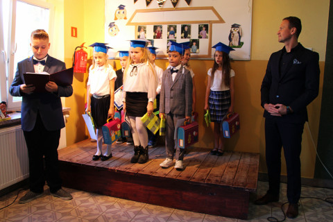 Ślubowanie pierwszaków w Buczu