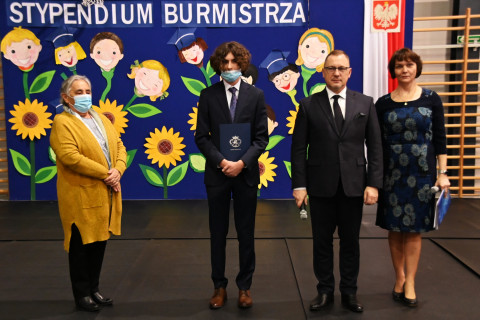 Wręczenie stypendiów w SP 3 Brzesko