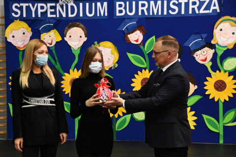 Wręczenie stypendiów w SP 3 Brzesko
