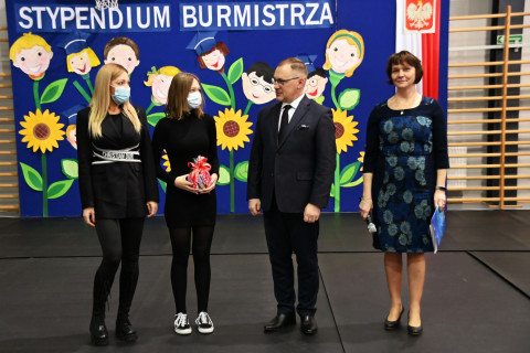 Wręczenie stypendiów w SP 3 Brzesko