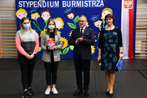 Wręczenie stypendiów w SP 3 Brzesko
