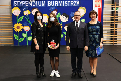 Wręczenie stypendiów w SP 3 Brzesko