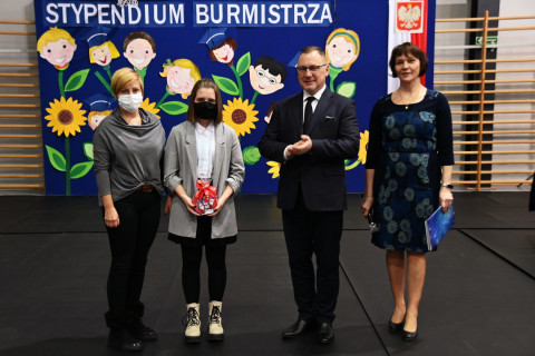 Wręczenie stypendiów w SP 3 Brzesko