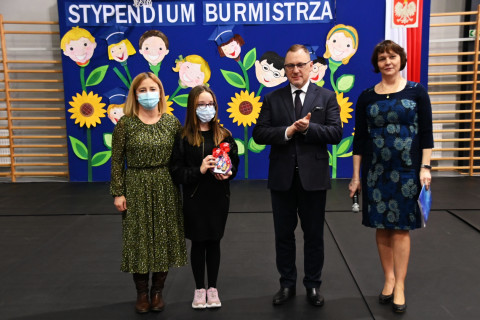 Wręczenie stypendiów w SP 3 Brzesko