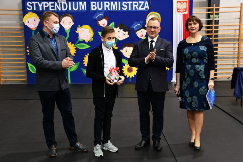 Wręczenie stypendiów w SP 3 Brzesko