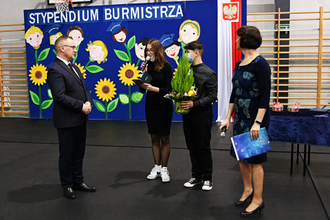 Wręczenie stypendiów w SP 3 Brzesko