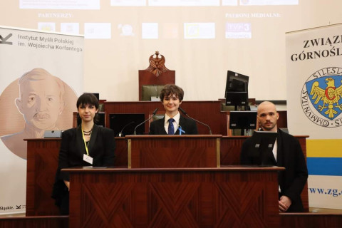 Krasomówczyni z brzeskiego LO