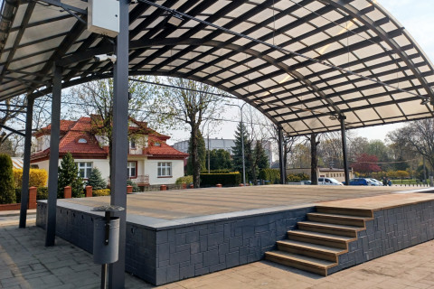 Remont sceny na placu Kazimierza Wielkiego