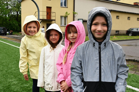 Uroczyste otwarcie boiska przy PSP 1 Brzesko