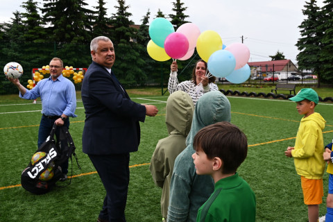 Uroczyste otwarcie boiska przy PSP 1 Brzesko