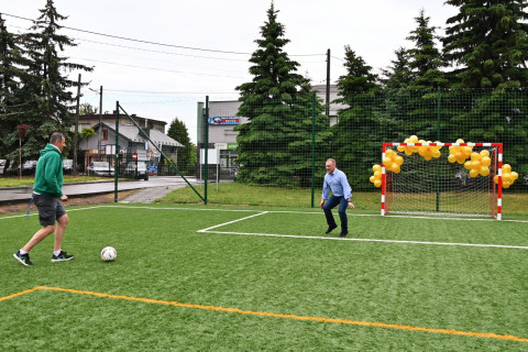 Uroczyste otwarcie boiska przy PSP 1 Brzesko