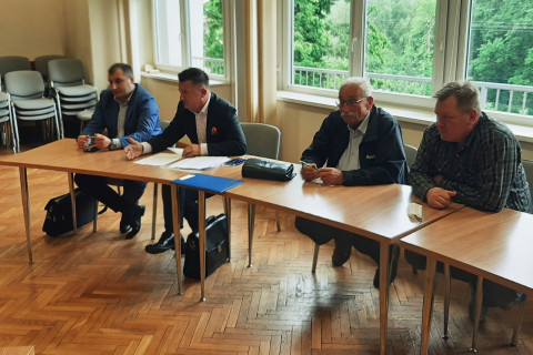 Debata w sprawie dzików