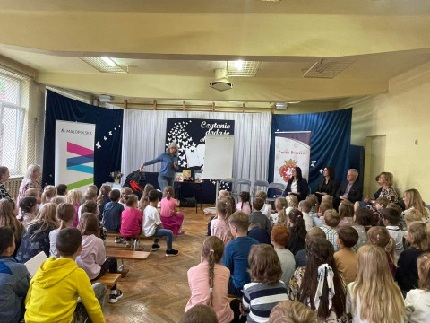 Bliżej książki, bliżej siebie