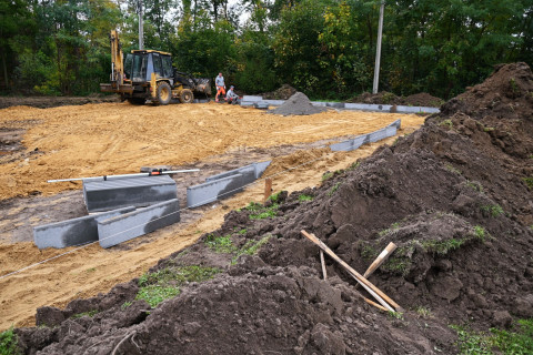 Budowa boiska w Jadownikach