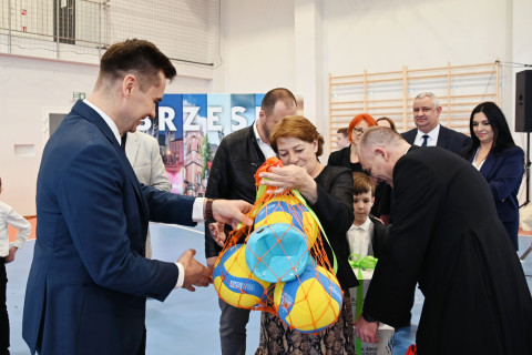 Hala w Mokrzyskach rozpoczęła działalność