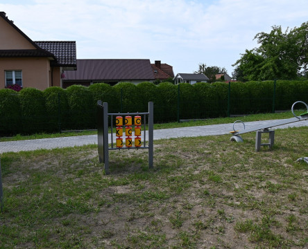 JASIEŃ.  Nowoczesny plac zabaw