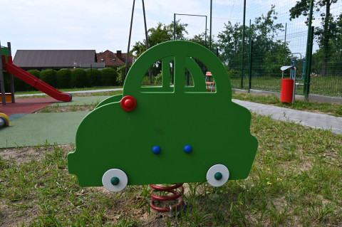 JASIEŃ.  Nowoczesny plac zabaw