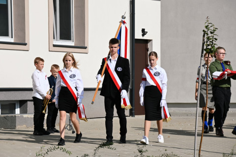 SP 3 Brzesko. Odsłonięcie muralu