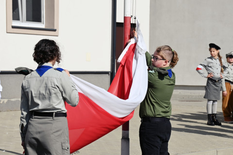 SP 3 Brzesko. Odsłonięcie muralu