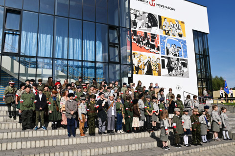 SP 3 Brzesko. Odsłonięcie muralu