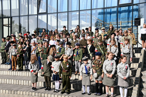 SP 3 Brzesko. Odsłonięcie muralu