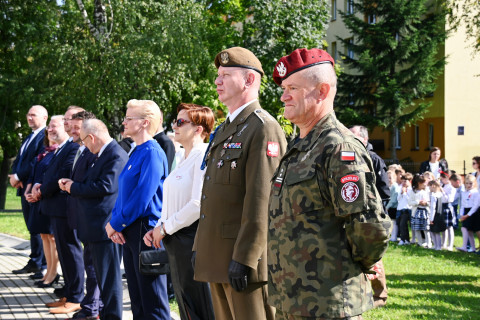 SP 3 Brzesko. Odsłonięcie muralu