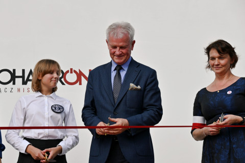 SP 3 Brzesko. Odsłonięcie muralu