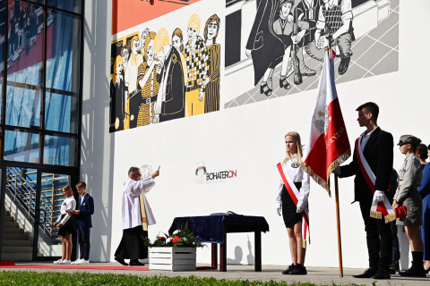 SP 3 Brzesko. Odsłonięcie muralu