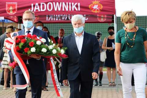 W hołdzie powstańcom