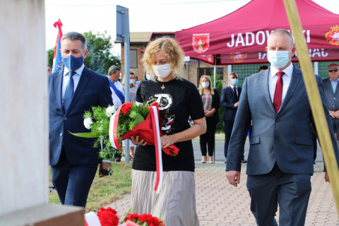 W hołdzie powstańcom