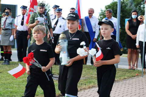 W hołdzie powstańcom