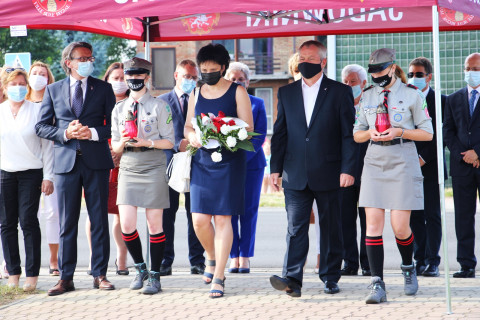 W hołdzie powstańcom