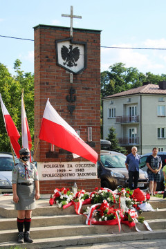 W hołdzie powstańcom