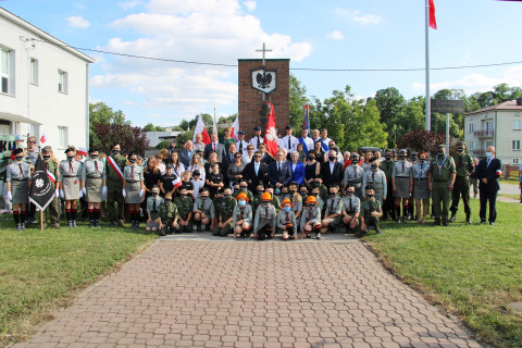 W hołdzie powstańcom