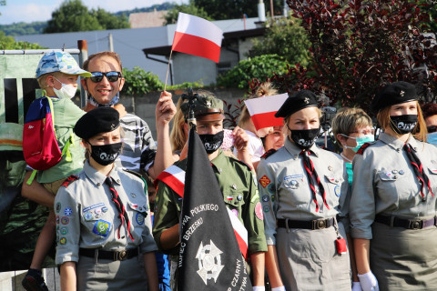 W hołdzie powstańcom