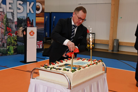 Hala w Szczepanowie otwarta