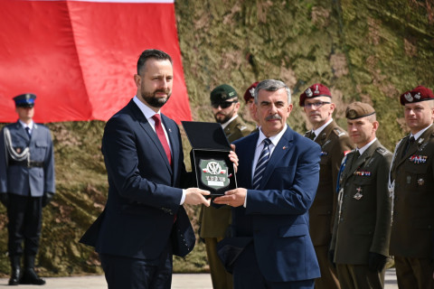 Obchody Dnia Flagi RP w Brzesku.