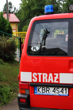 Strażacy pomagają przedszkolakom