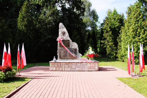 Wrześniowy hołd przed odnowionym pomnikiem