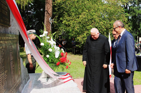 Wrześniowy hołd przed odnowionym pomnikiem
