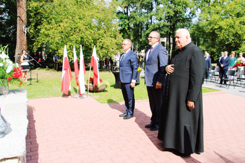 Wrześniowy hołd przed odnowionym pomnikiem